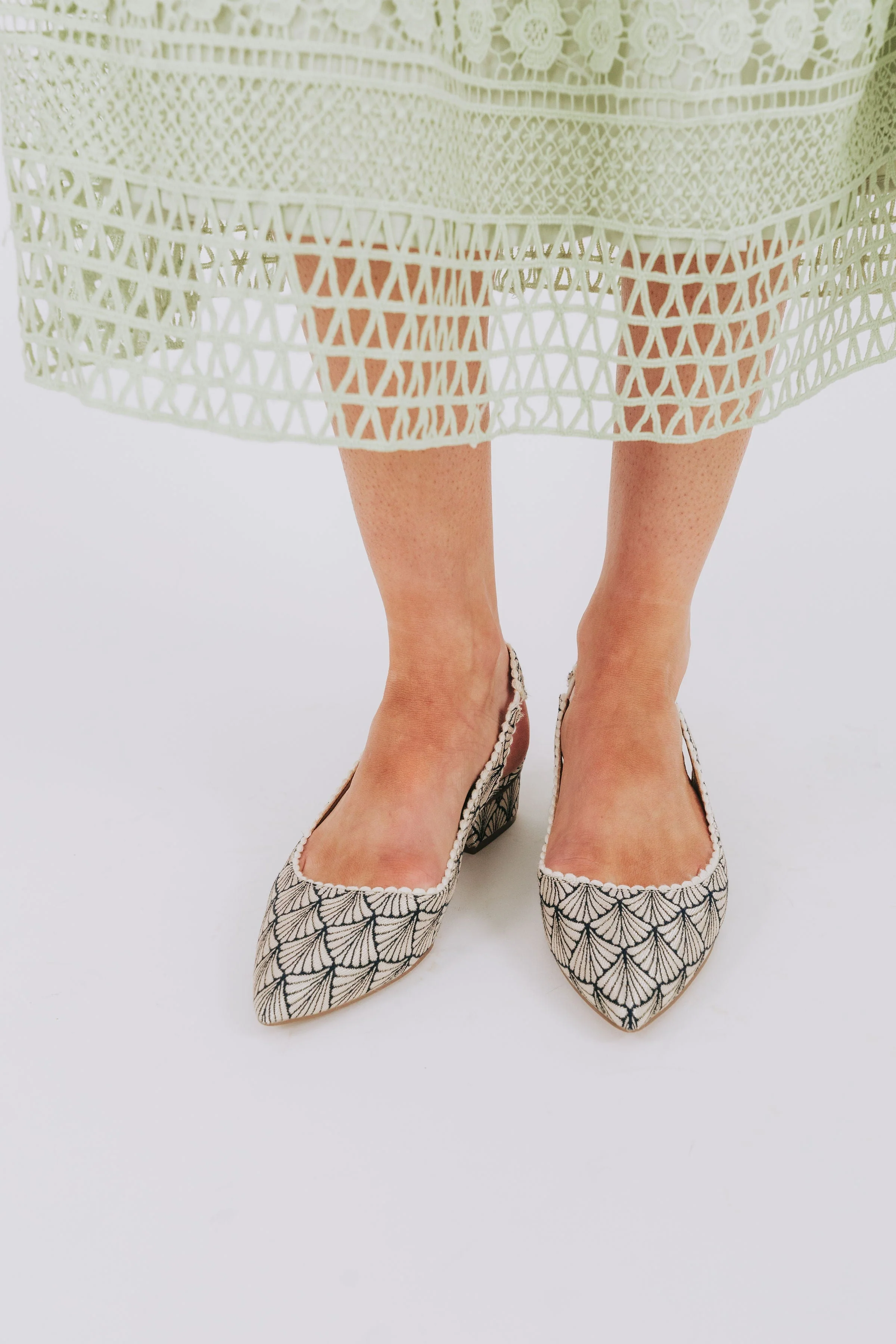 CHINESE LAUNDRY - Mango Retro Slingback Pump - Image 3