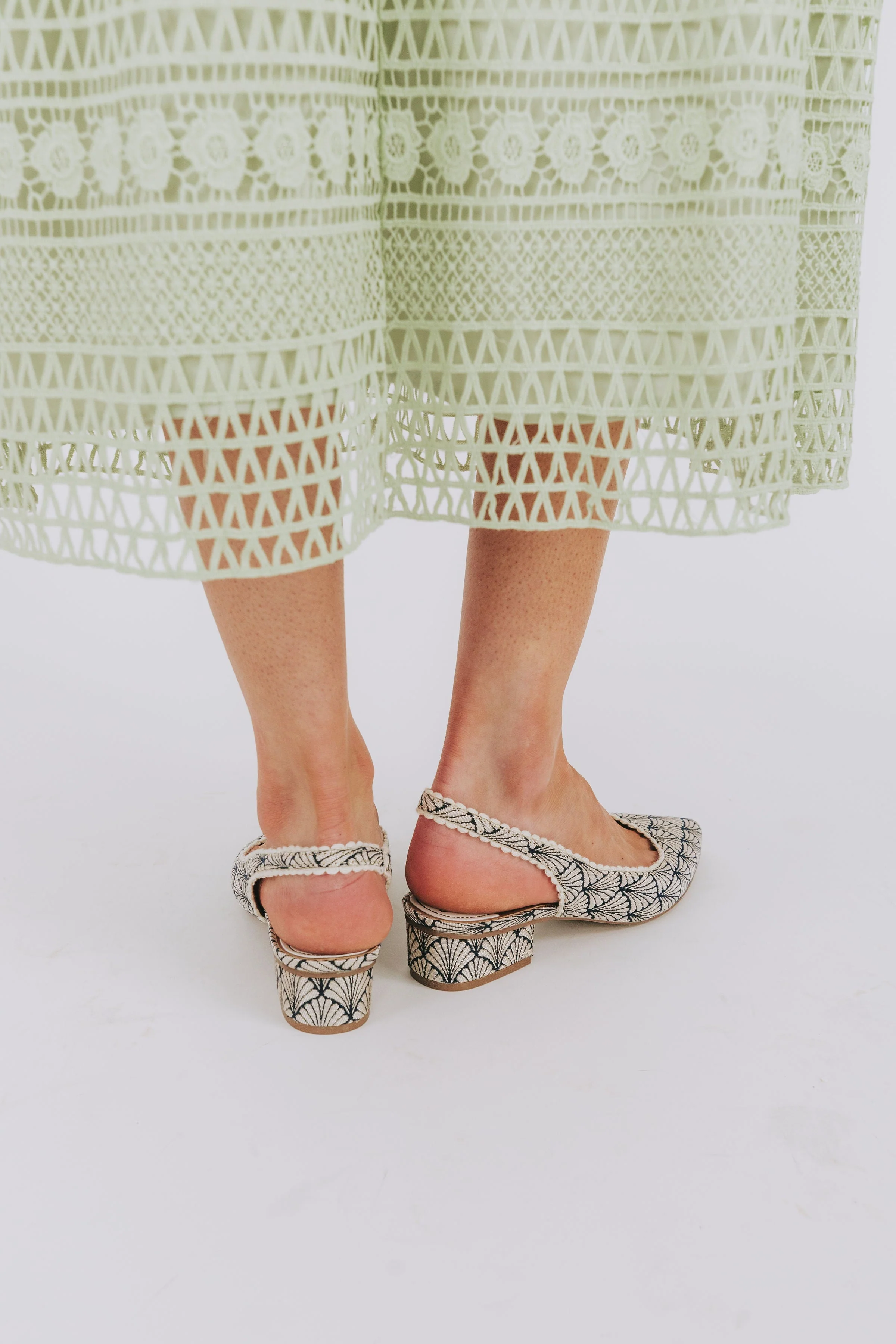 CHINESE LAUNDRY - Mango Retro Slingback Pump - Image 4