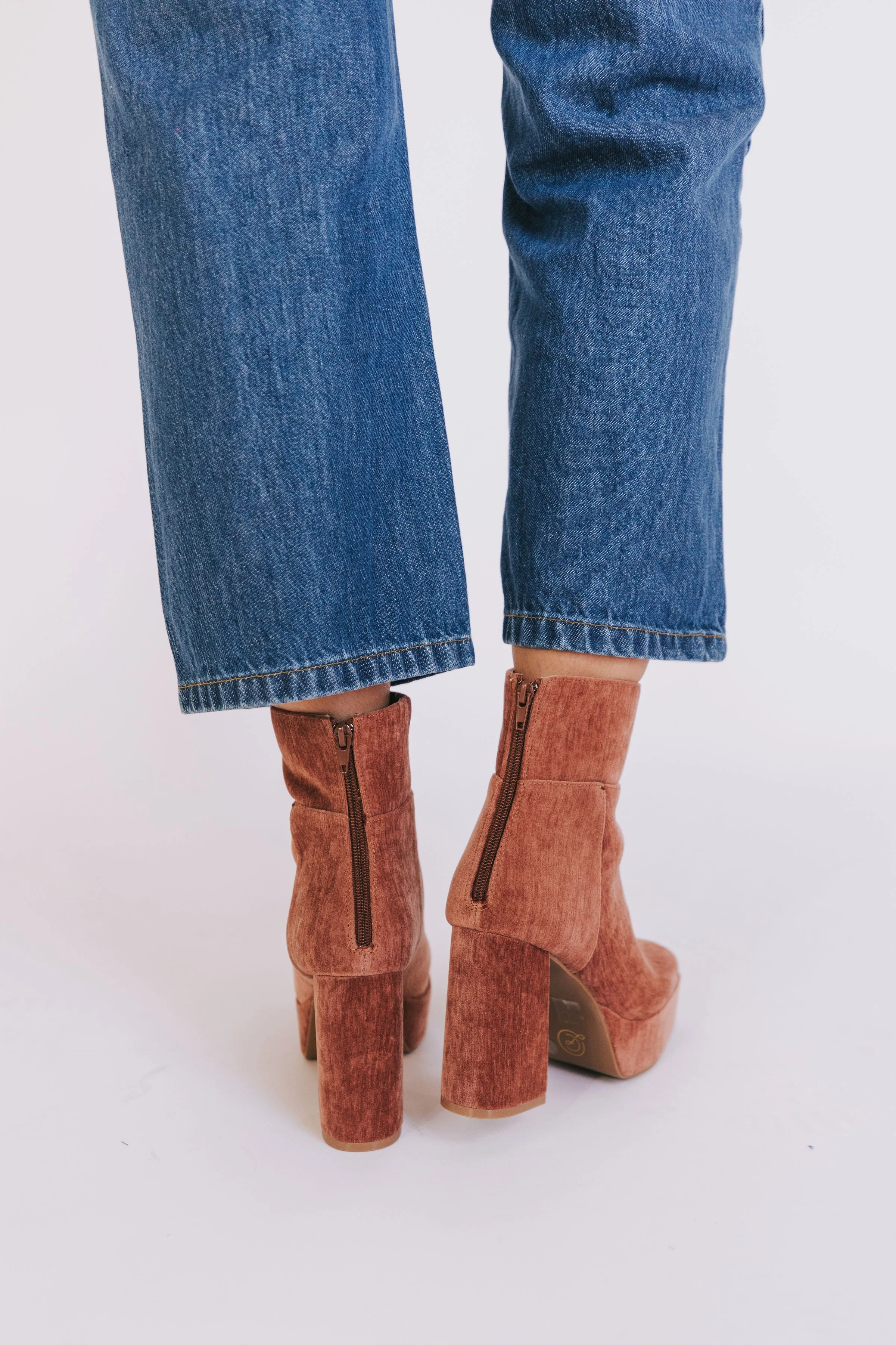 CHINESE LAUNDRY - Norra Velvet Bootie - Image 4