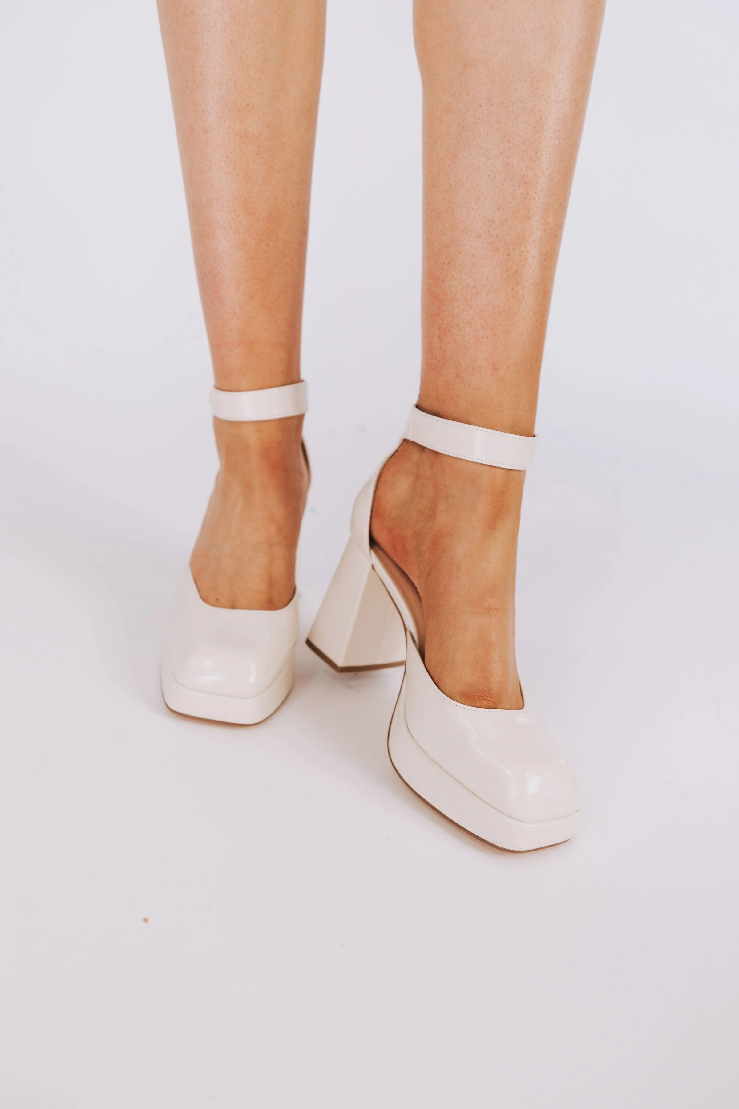 CHINESE LAUNDRY - Oaklen Platform Pumps - Image 4