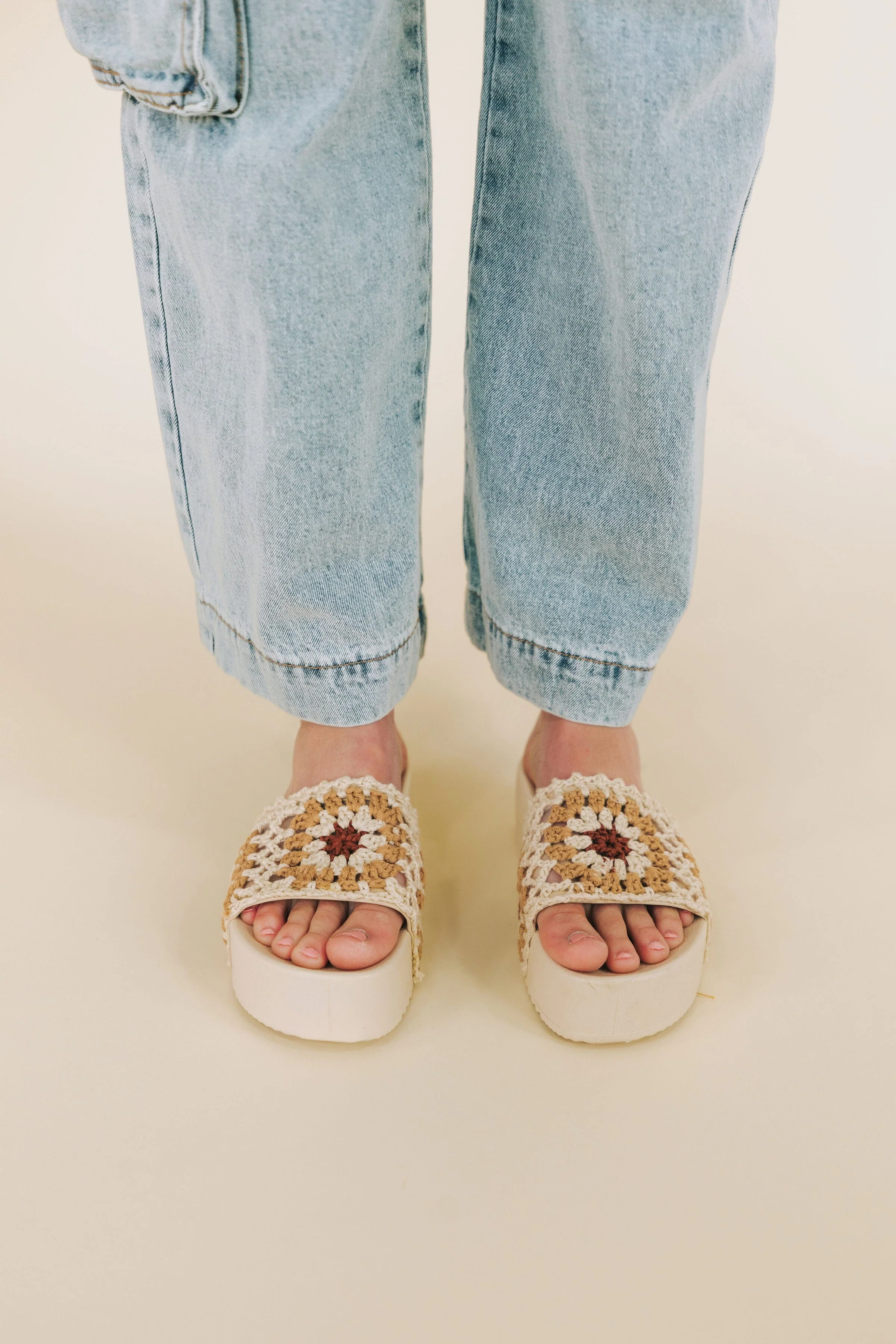 CHINESE LAUNDRY - Worble Crochet Slide - Image 3