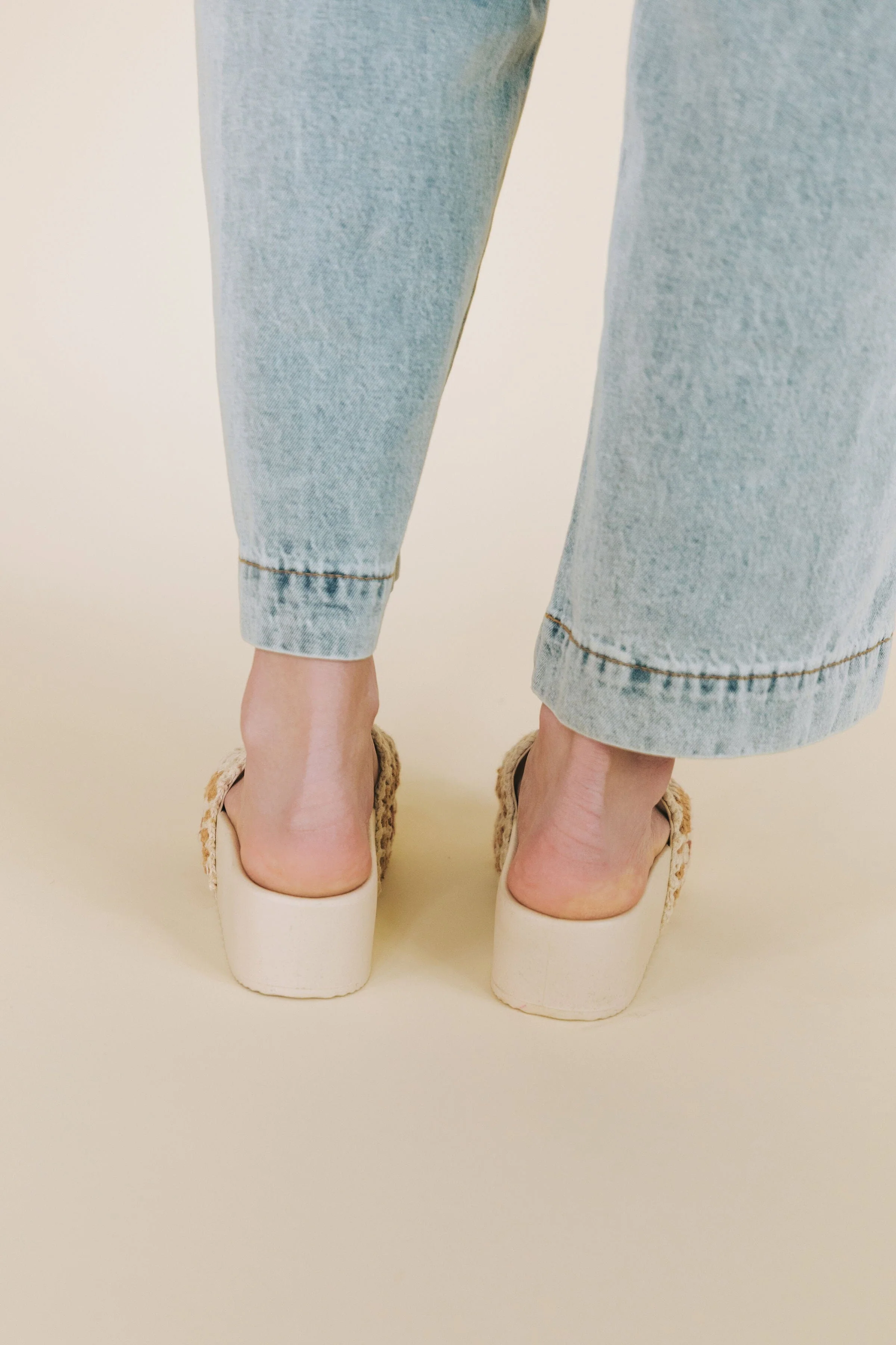 CHINESE LAUNDRY - Worble Crochet Slide - Image 4