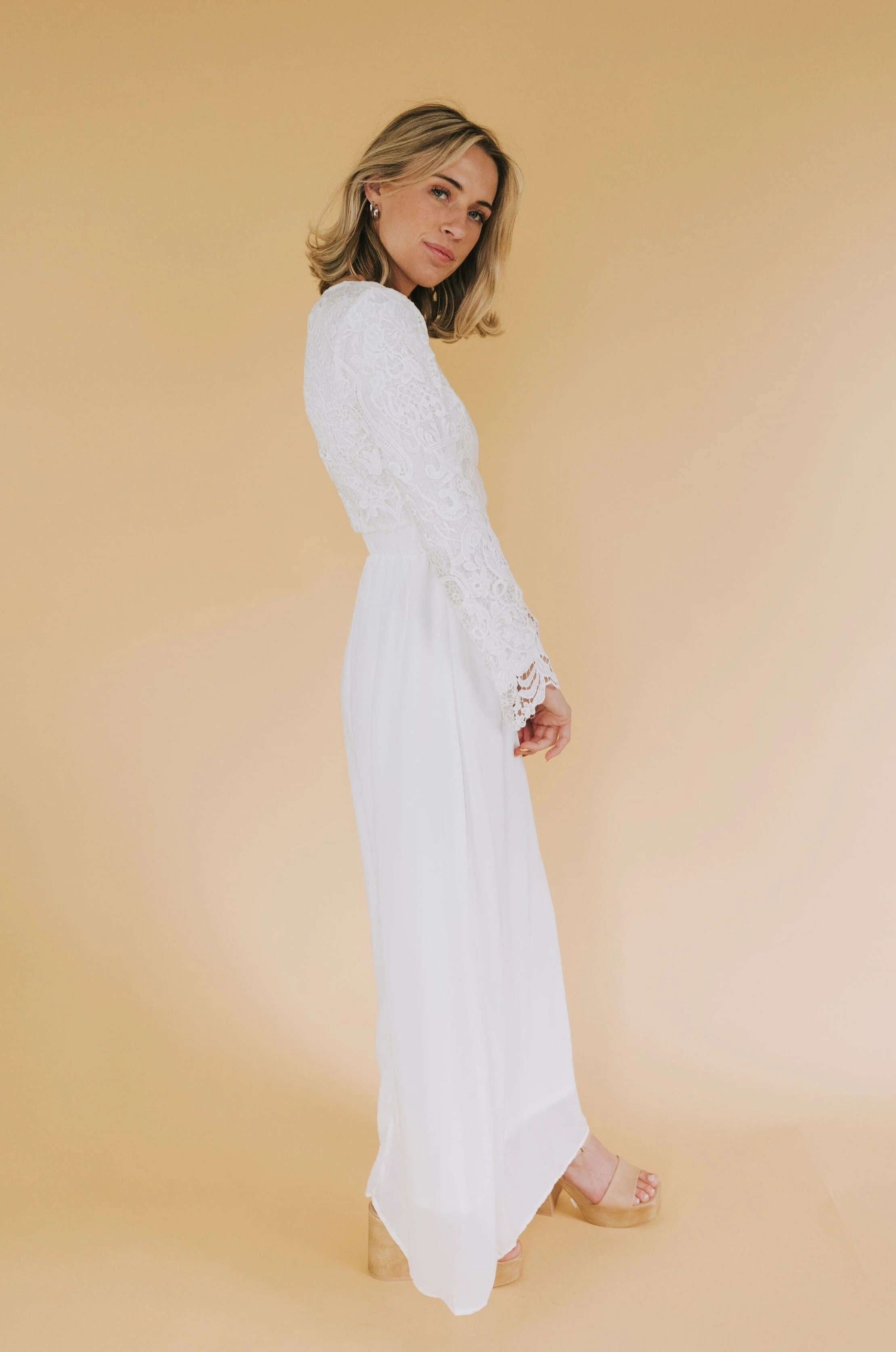 EXCLUSIVE - The White: Gloria - Image 4